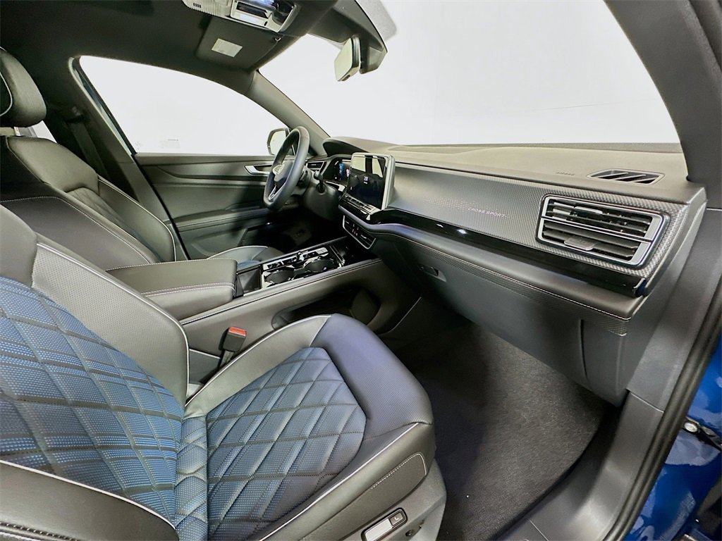 New 2026 Volkswagen Atlas Cross Sport SEL Premium R-Line image 28