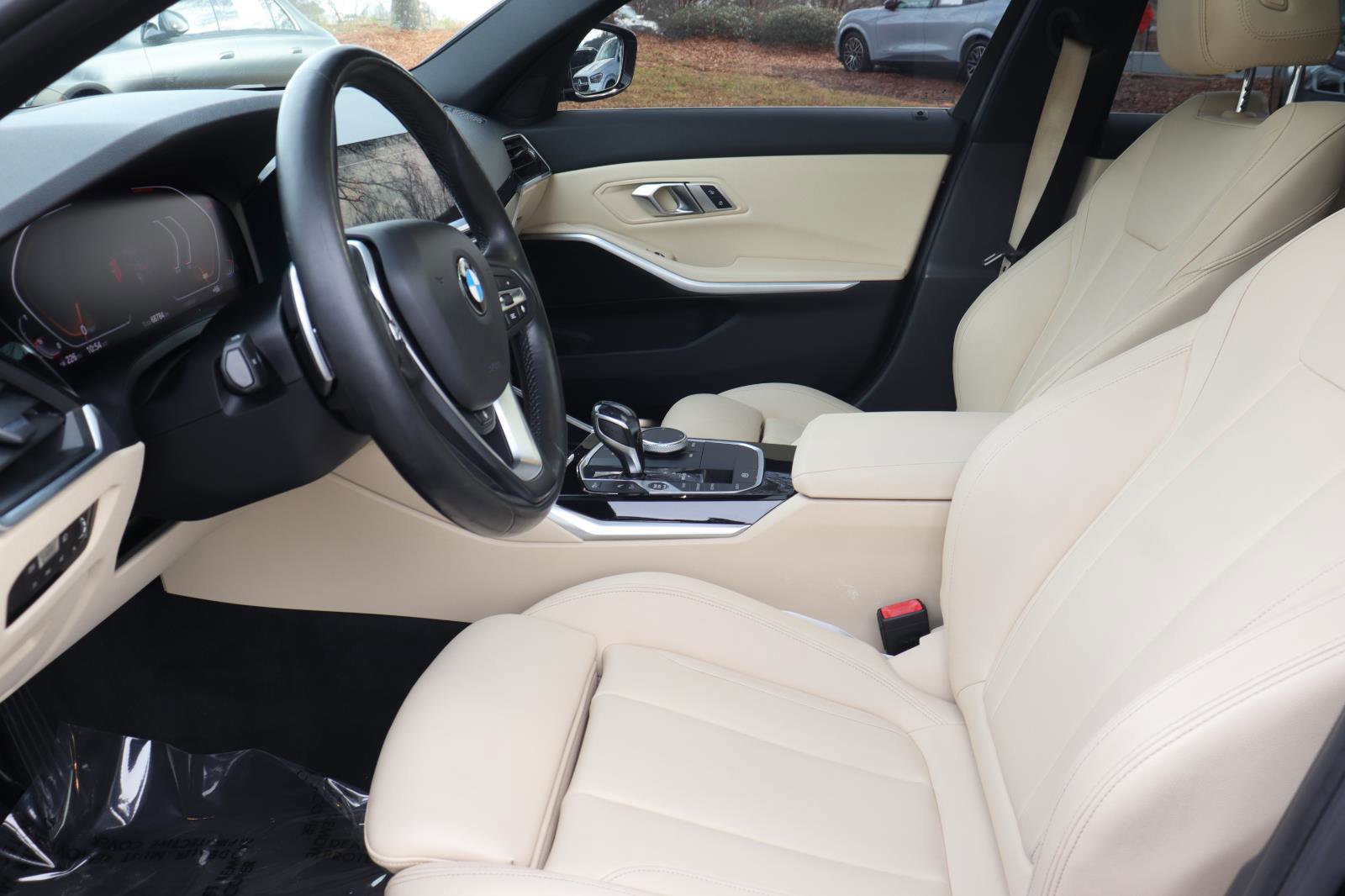 Used 2019 BMW 330i Sedan w/ Premium Package image 11