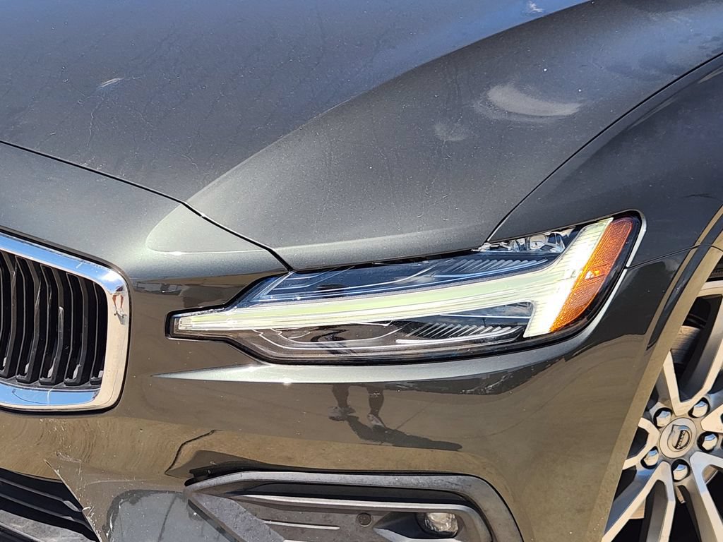 Used 2021 Volvo S60 T5 Momentum w/ Premium Package FWD image 7
