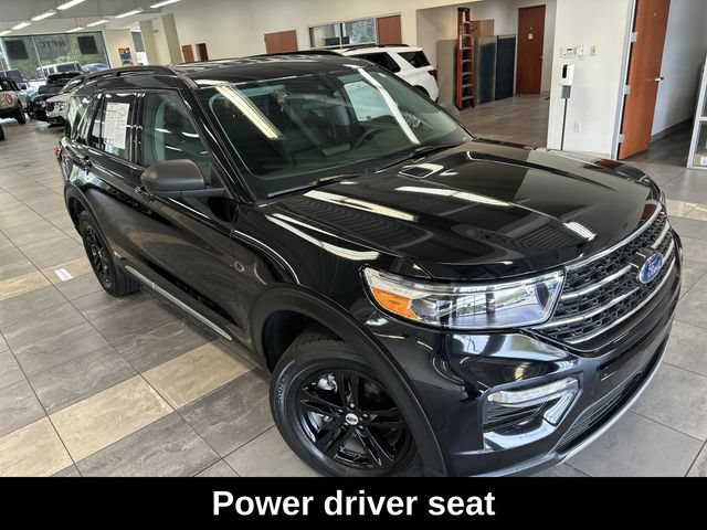 Used 2023 Ford Explorer XLT w/ Equipment Group 202A AWD/4WD image 12