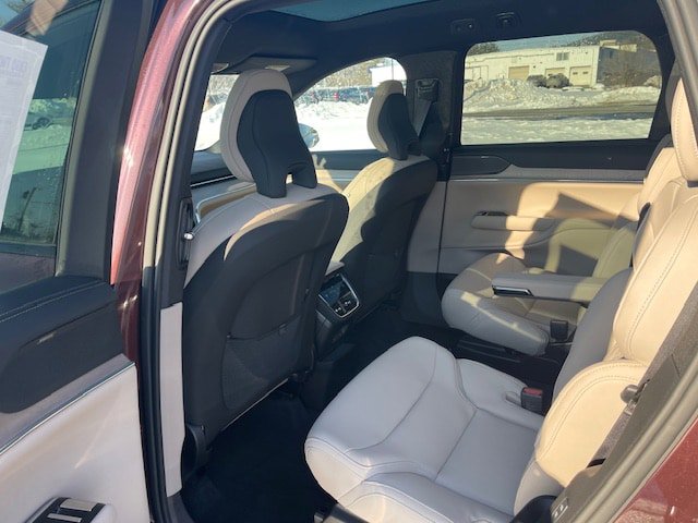 New 2025 Volvo EX90 Plus w/ Protection Package Premier AWD/4WD image 6