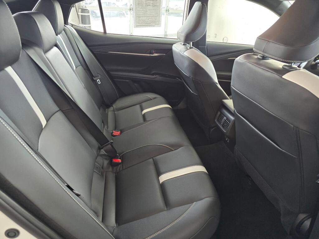 Used 2025 Toyota Camry SE image 88
