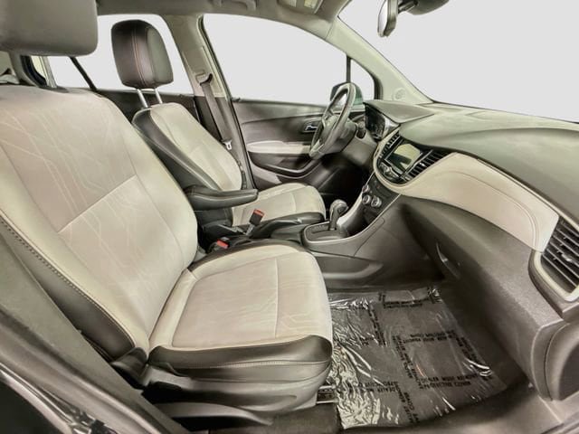 Used 2019 Chevrolet Trax LT w/ Driver Confidence Package FWD image 25