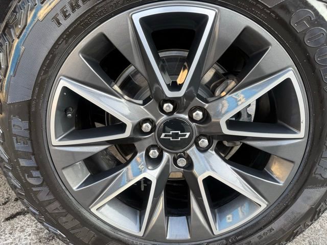 Certified 2024 Chevrolet Suburban Z71 w/ Off-Road Capability Package image 8