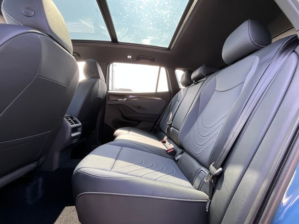 New 2025 Volkswagen Tiguan SE R-Line image 14