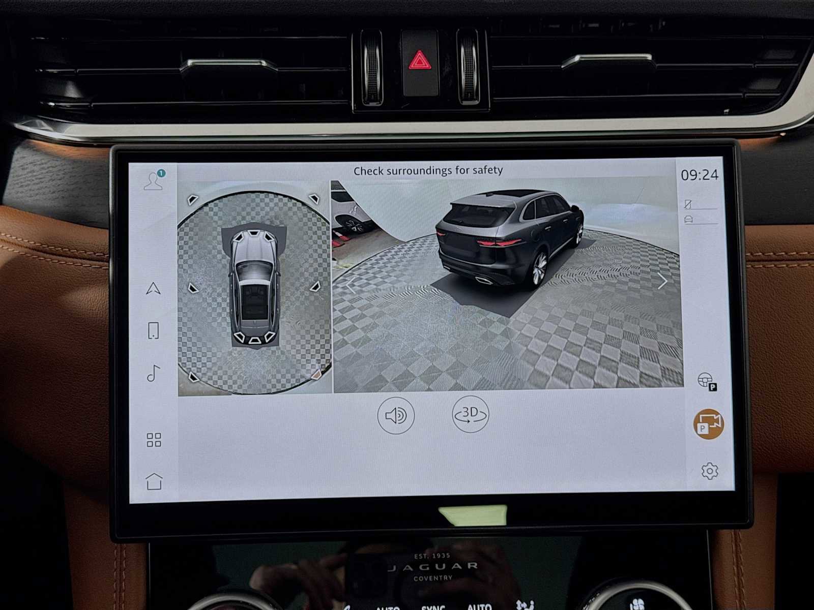 New 2025 Jaguar F-PACE R-Dynamic S image 16