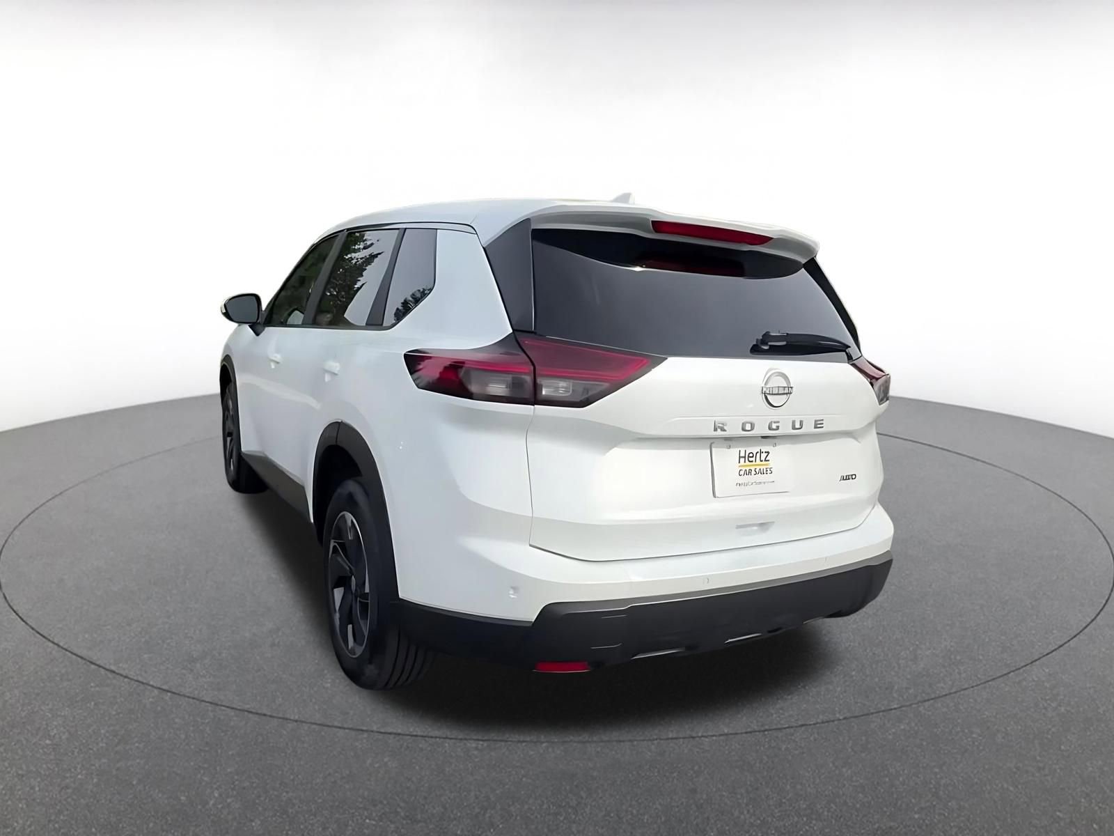 Used 2025 Nissan Rogue SV image 11