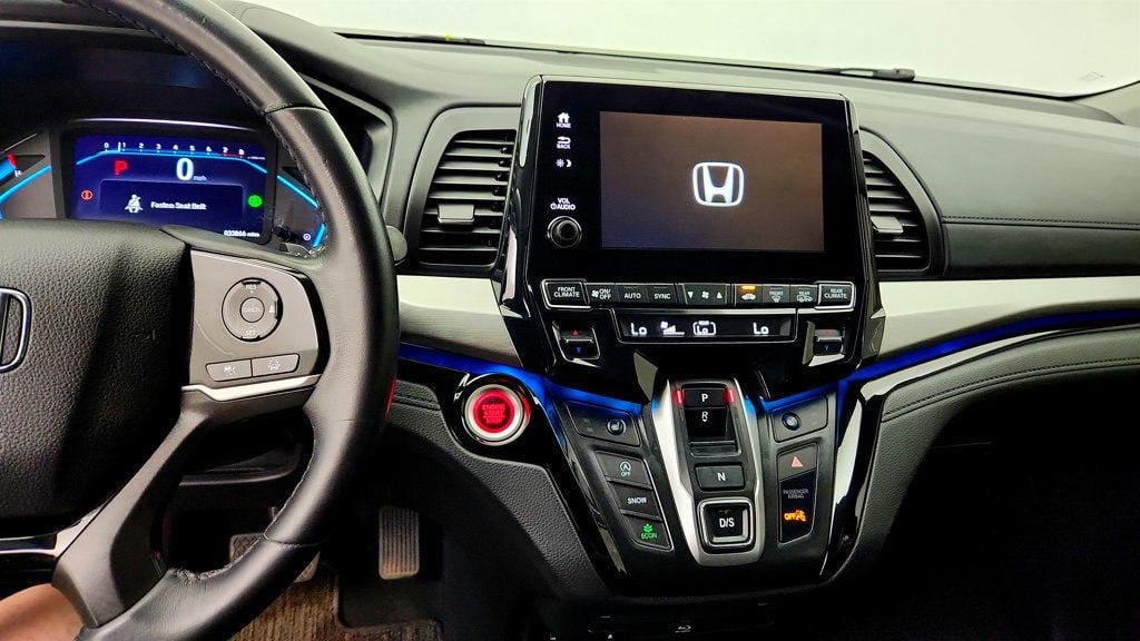 Used 2023 Honda Odyssey Touring image 17