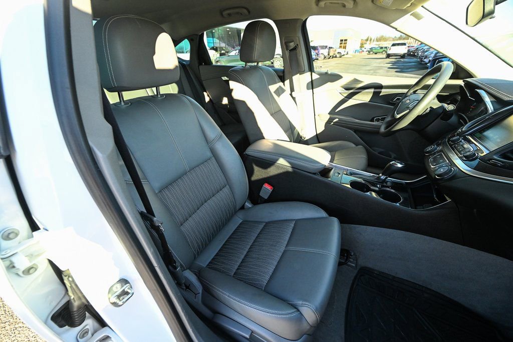 Used 2018 Chevrolet Impala LS image 24