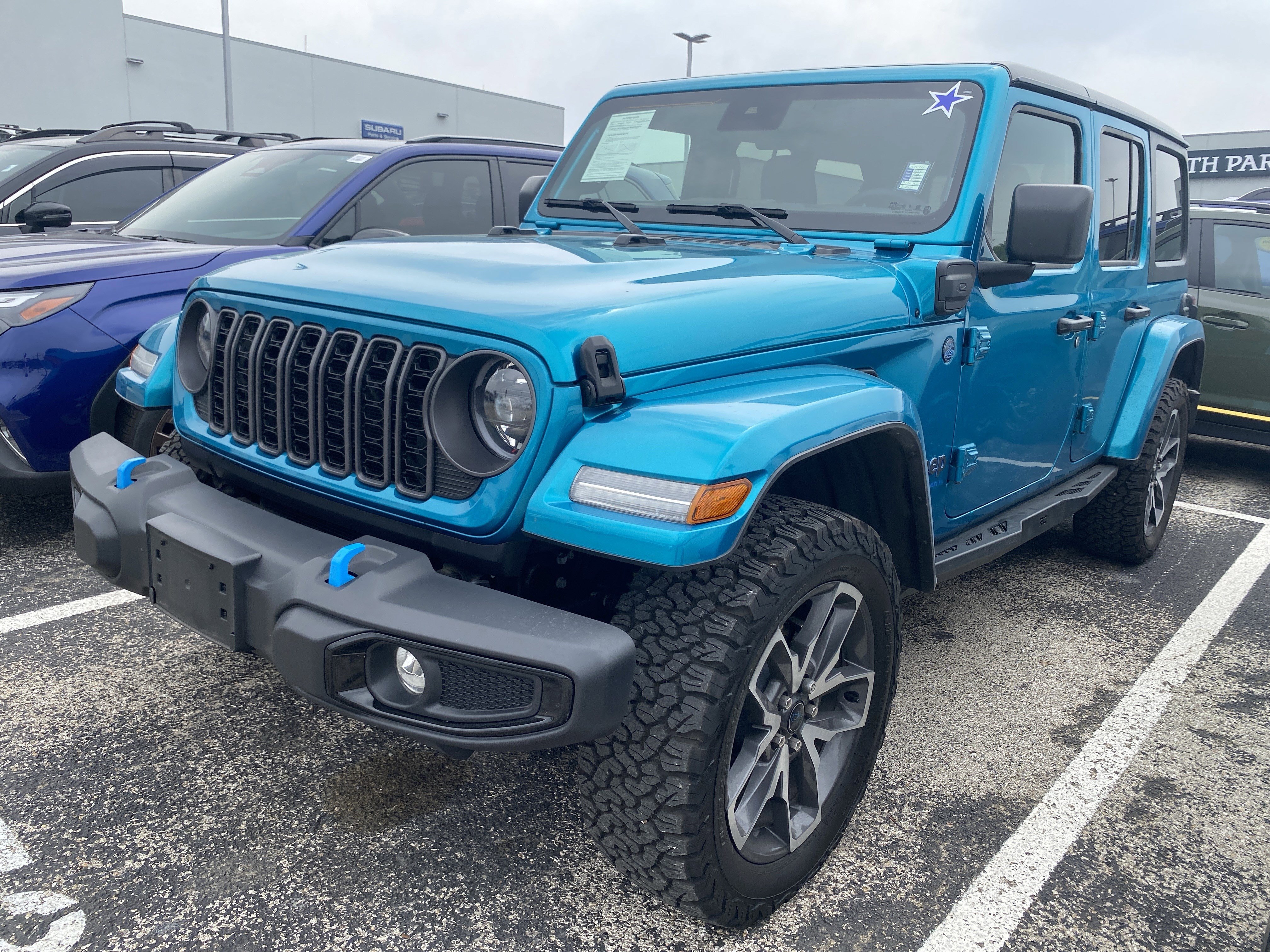 Used 2024 Jeep Wrangler Unlimited w/ Convenience Group AWD/4WD image 1