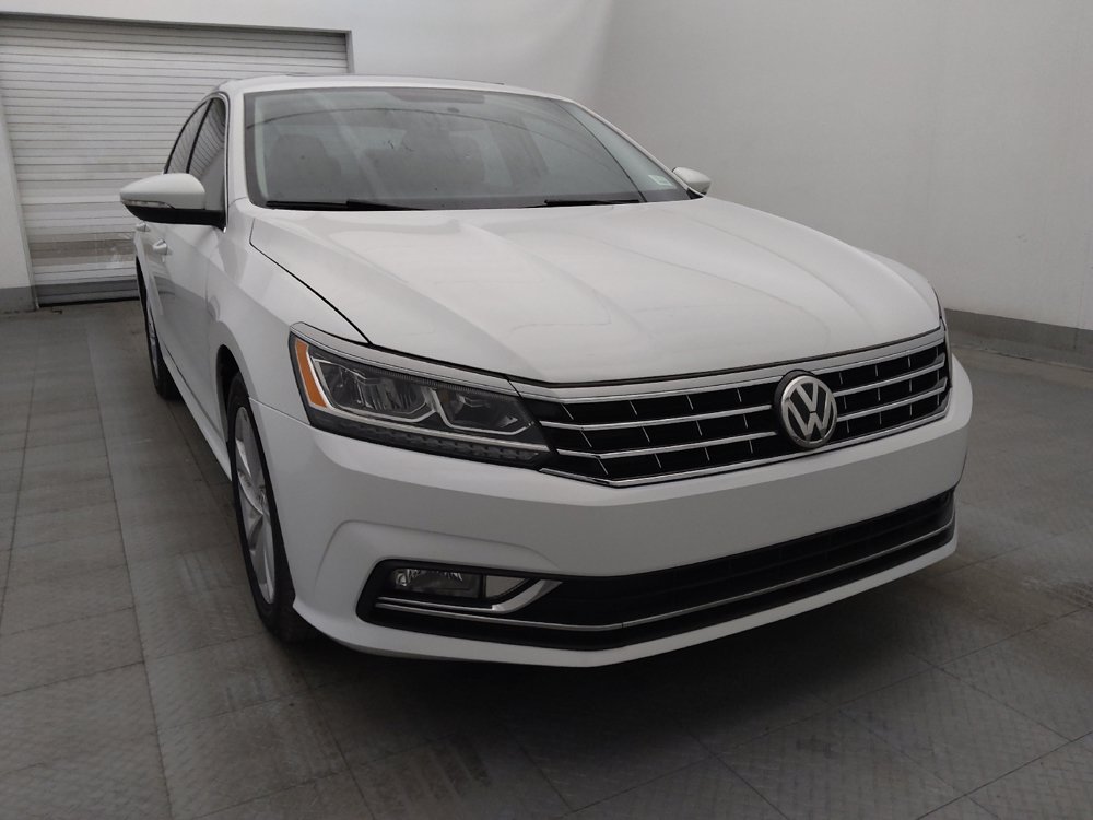 Used 2018 Volkswagen Passat 2.0T SE w/ SE Lighting Package FWD image 13