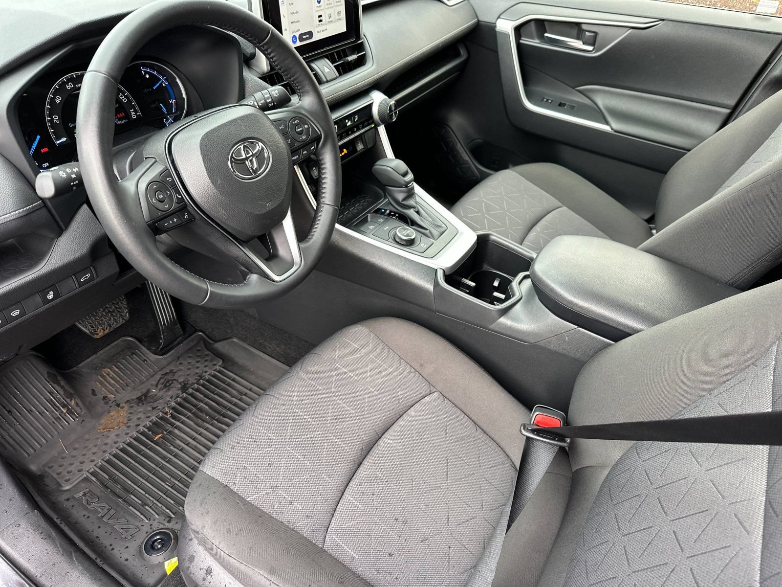 Used 2025 Toyota RAV4 XLE w/ Convenience Package AWD/4WD image 9