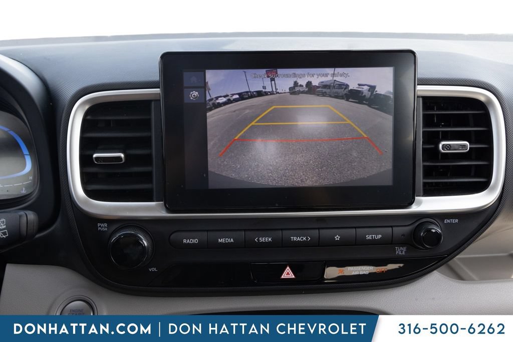 Used 2025 Hyundai Venue SEL FWD image 9