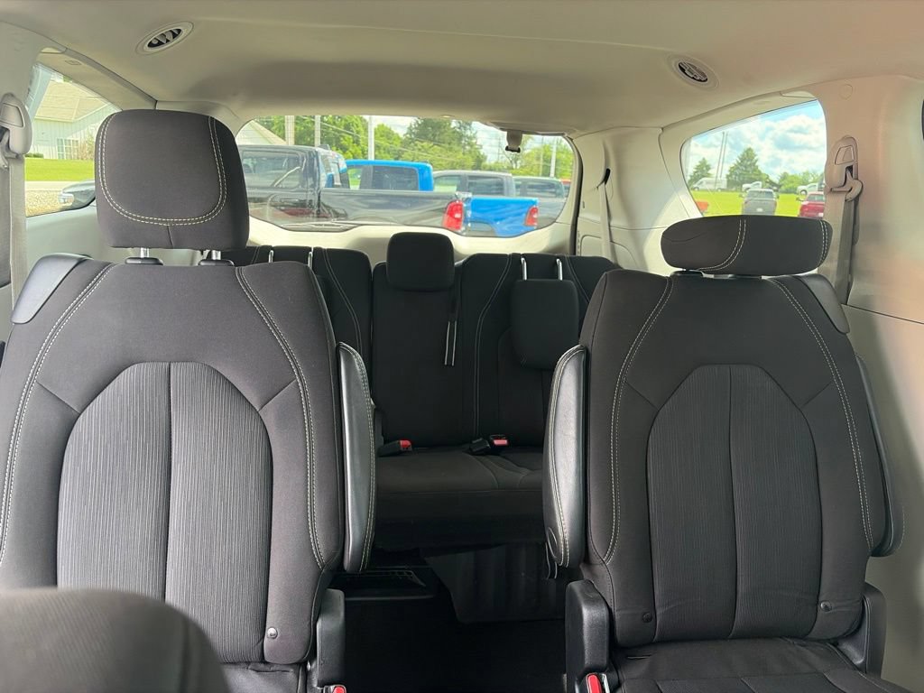 Used 2023 Chrysler Voyager LX FWD image 28