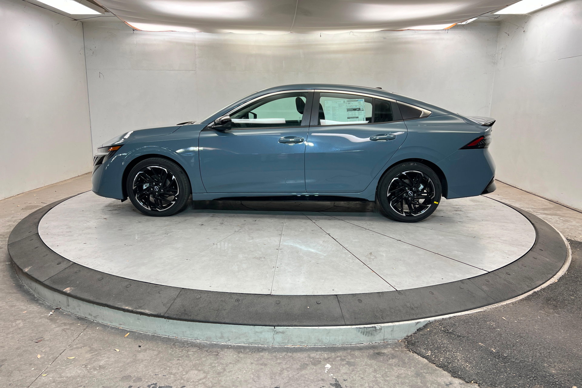 New 2026 Nissan Sentra SR image 2