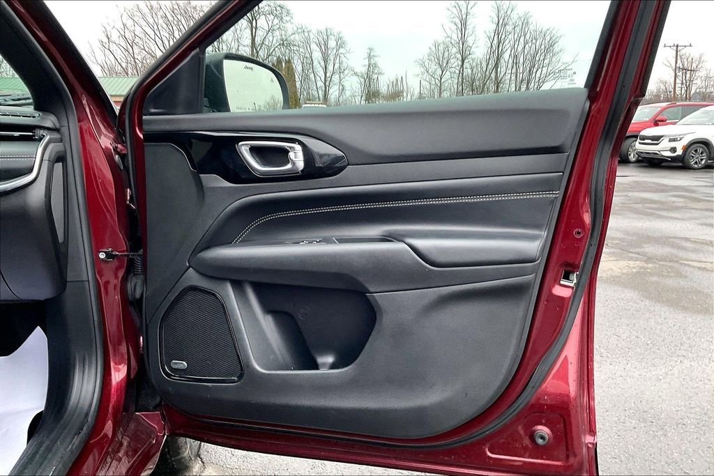 Used 2022 Jeep Compass High Altitude image 23