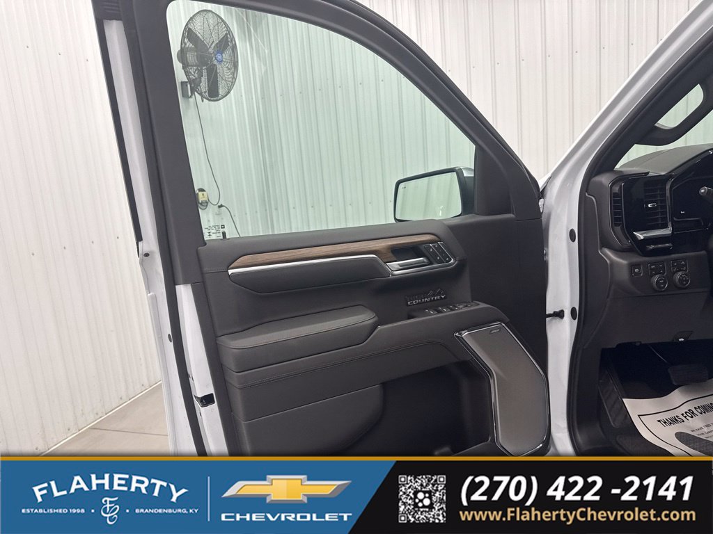 New 2026 Chevrolet Silverado 1500 High Country w/ Technology Package AWD/4WD image 10