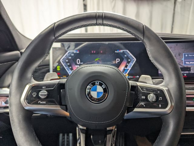 Used 2023 BMW 740i image 19