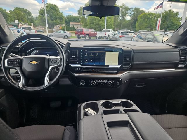 Used 2024 Chevrolet Silverado 1500 LT AWD/4WD image 13