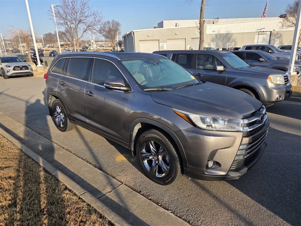 Used 2018 Toyota Highlander Limited Platinum image 8