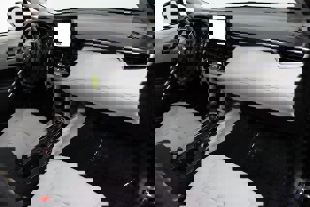 Used 2023 Toyota Corolla Cross L image 23