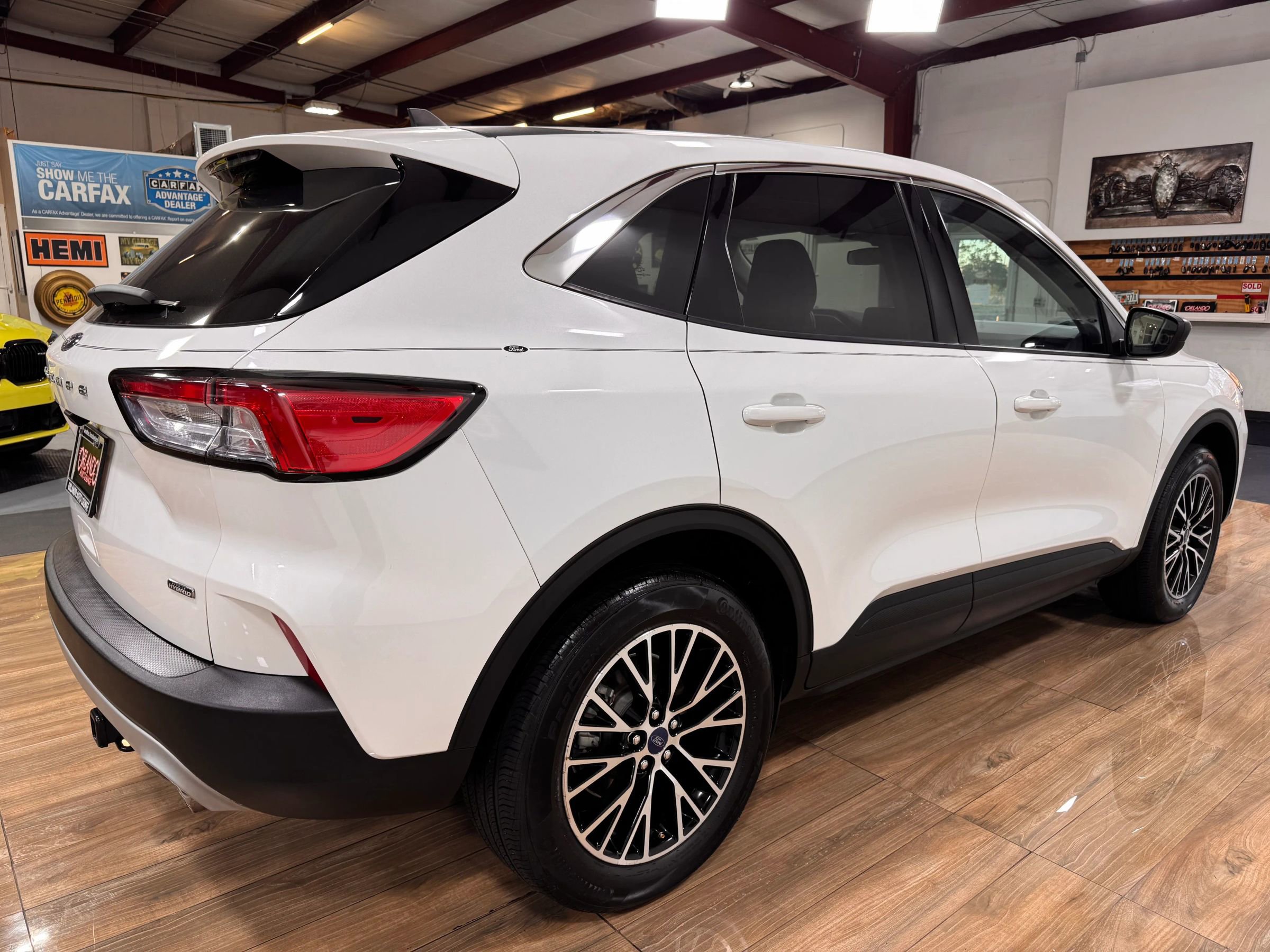 Used 2022 Ford Escape SE w/ Cold Weather Package image 5