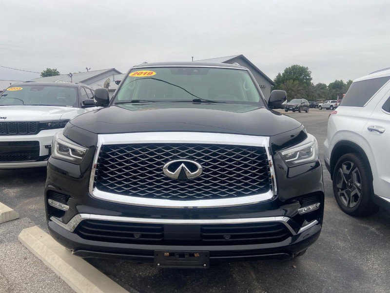 Used 2019 INFINITI QX80 Luxe AWD/4WD image 2