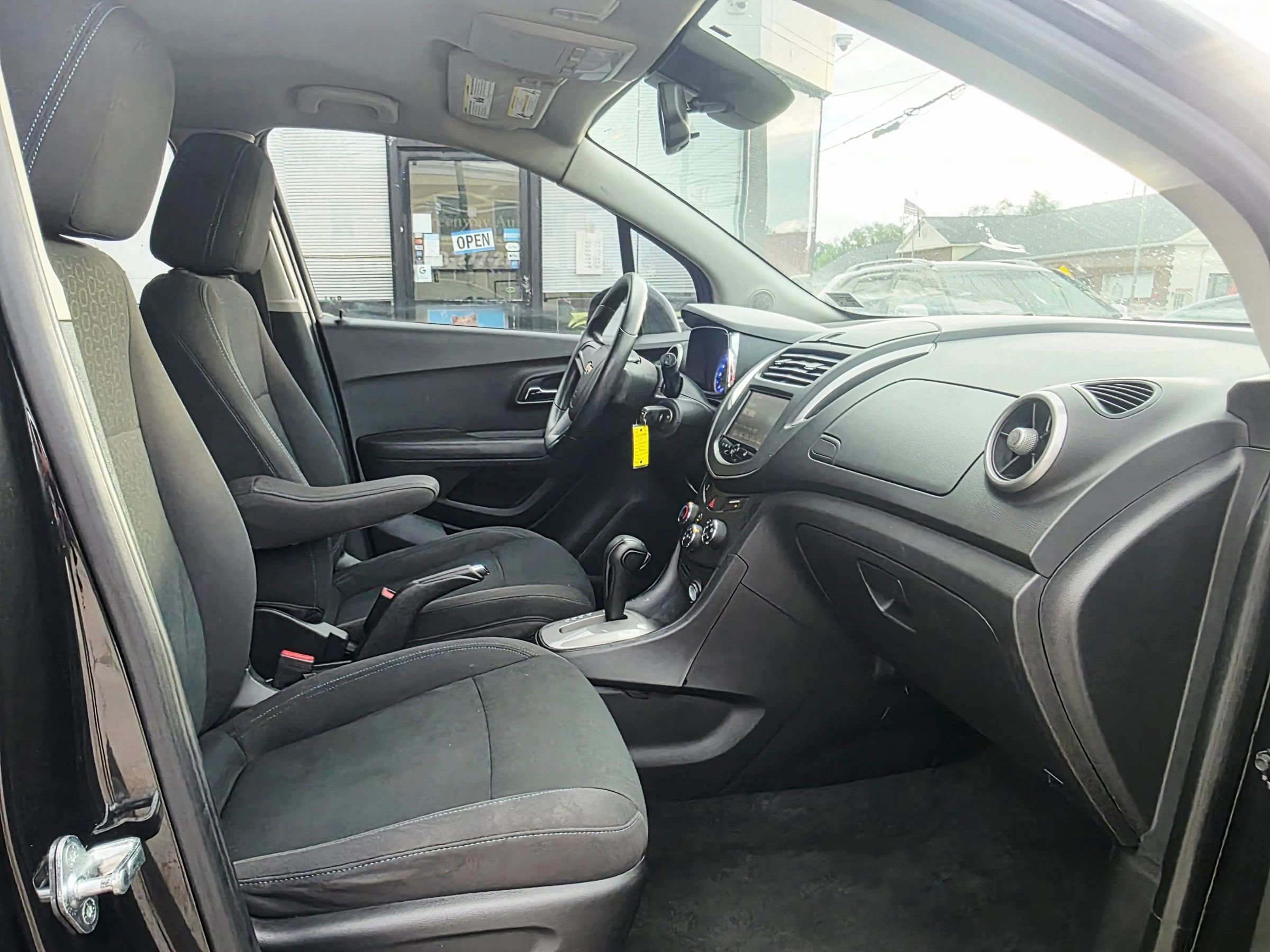 Used 2015 Chevrolet Trax LS AWD/4WD image 13