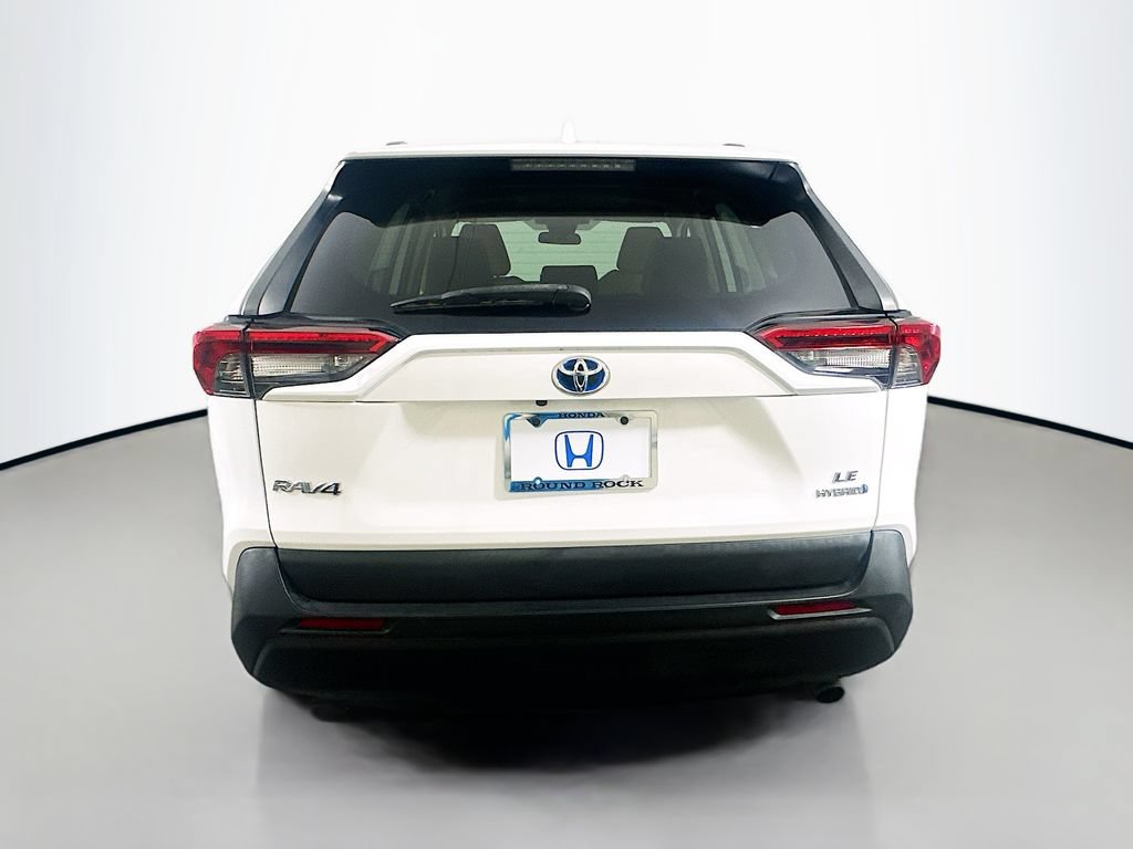 Used 2021 Toyota RAV4 LE AWD/4WD image 6
