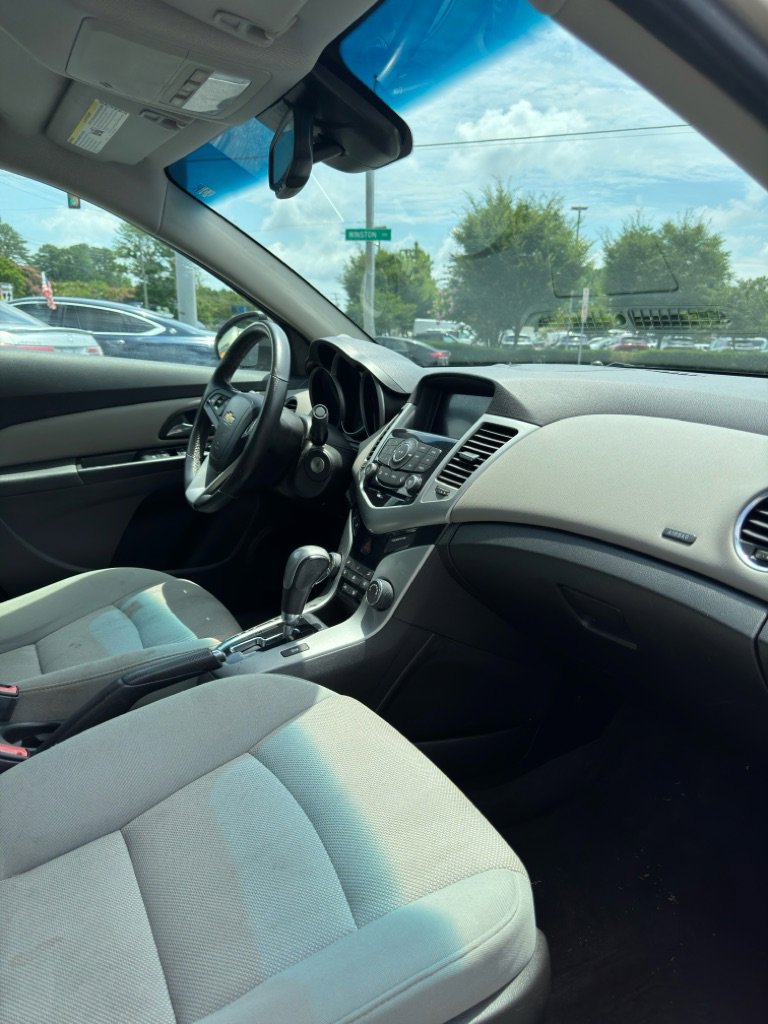 Used 2014 Chevrolet Cruze LT image 4