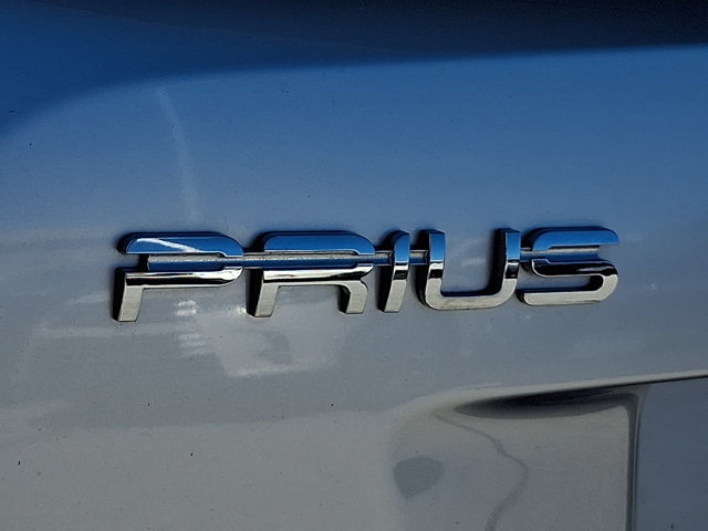 Used 2018 Toyota Prius Four FWD image 31