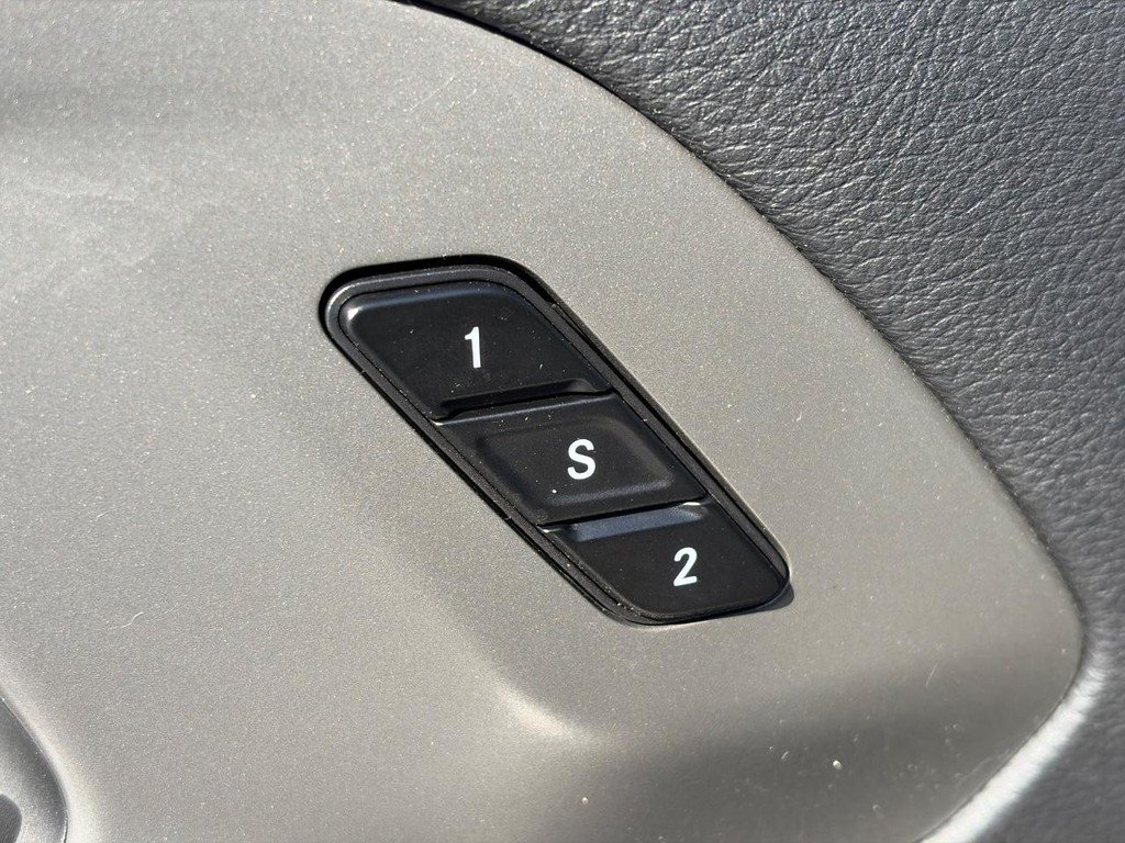 Used 2025 Chrysler Pacifica Select FWD image 22