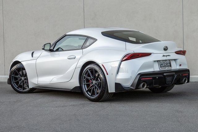 Used 2025 Toyota Supra Premium w/ Driver Assist Package image 3