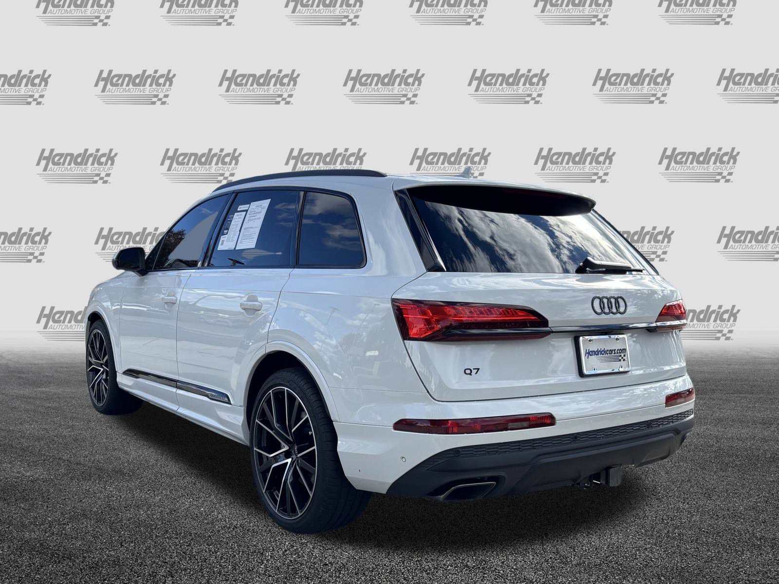 Used 2025 Audi Q7 3.0T Prestige image 8