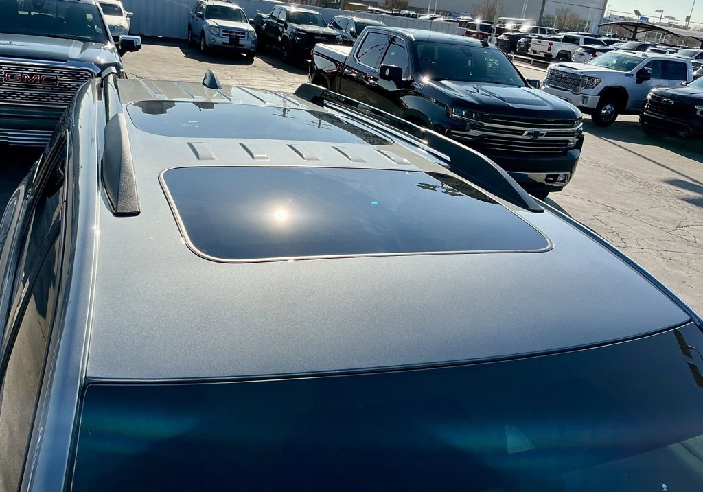 Used 2021 GMC Acadia SLT w/ Elevation Edition image 12