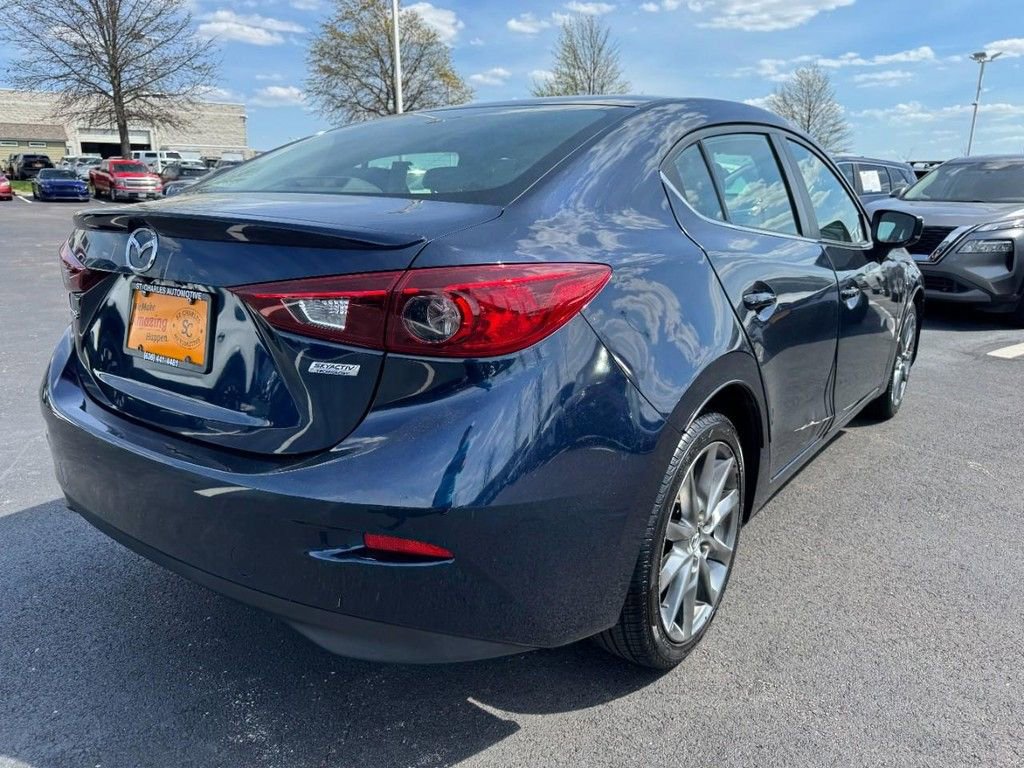 Used 2018 MAZDA MAZDA3 Touring image 3