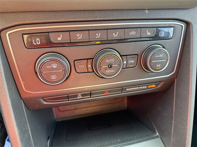 Used 2021 Volkswagen Atlas Cross Sport SE w/ Panoramic Sunroof Package image 18