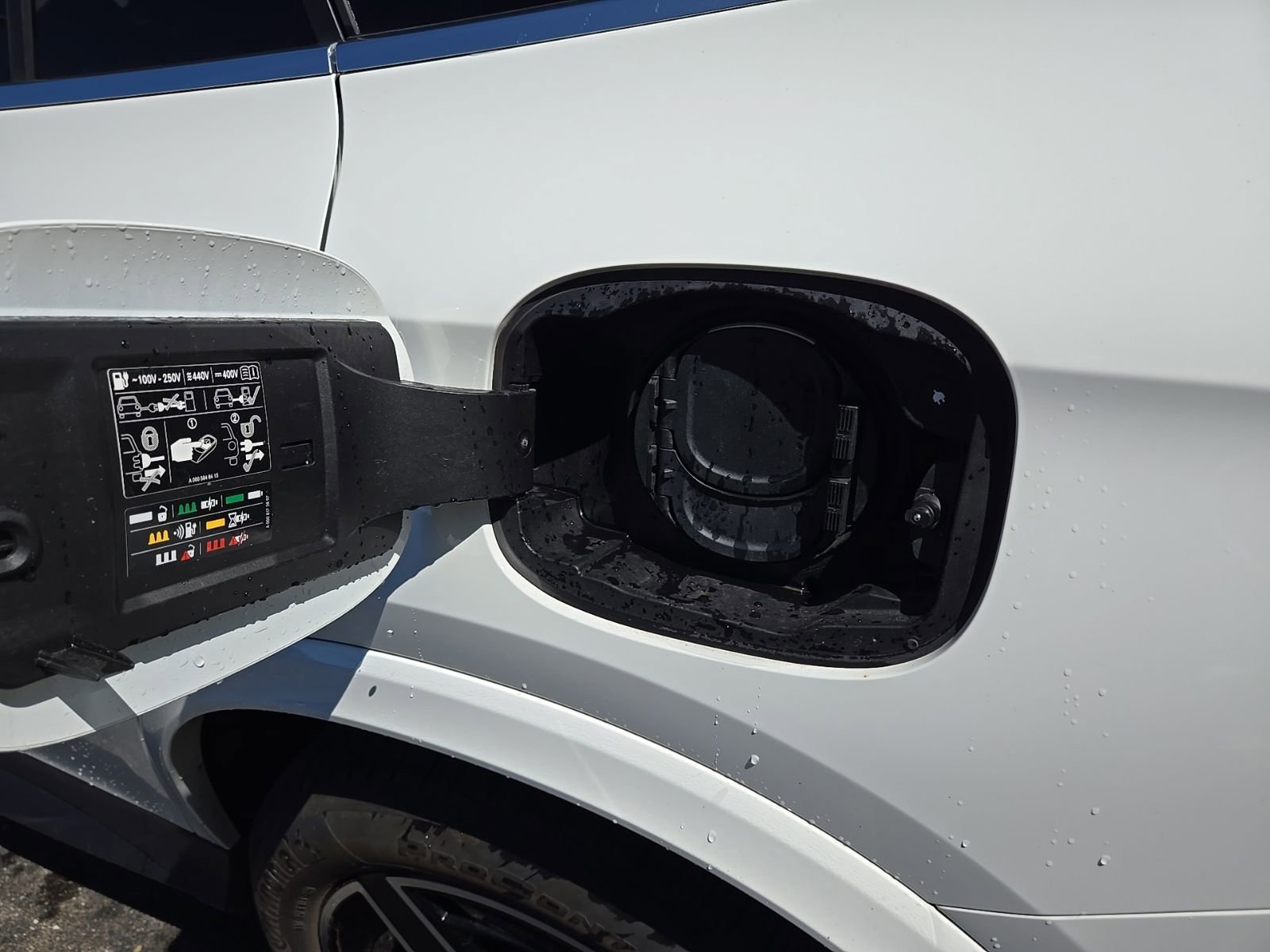 Certified 2025 Mercedes-Benz GLC 350e 4MATIC image 10