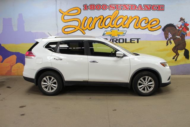 Used 2016 Nissan Rogue SV w/ SV Premium Package FWD image 1