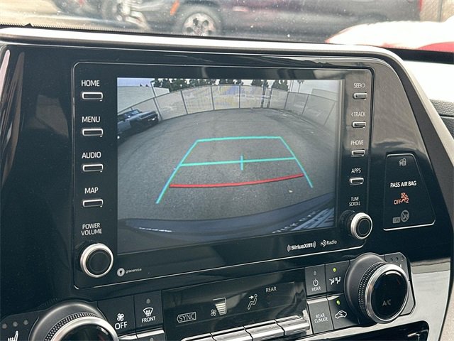 Used 2022 Toyota Highlander XLE image 13