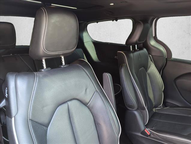 Used 2020 Chrysler Pacifica Limited w/ S Appearance Package FWD image 23