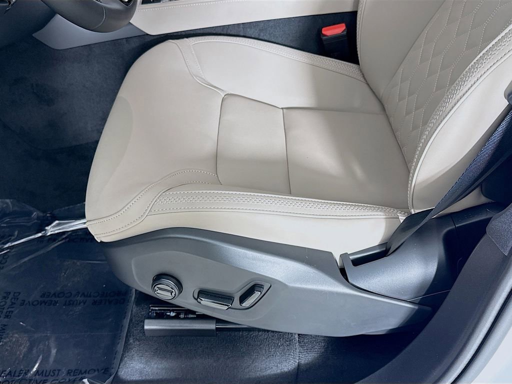 New 2026 Volvo XC90 B6 Plus w/ Protection Package Premier image 19