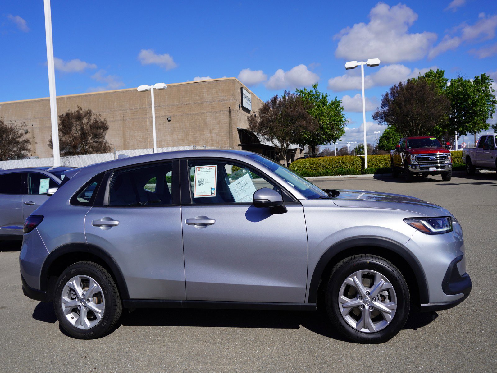 Used 2023 Honda HR-V LX image 4