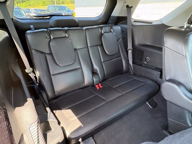 Used 2023 Ford Explorer XLT w/ Equipment Group 202A AWD/4WD image 33