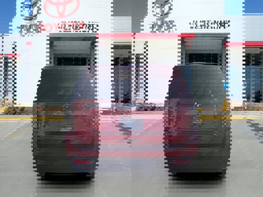 Used 2023 Chevrolet Tahoe Z71 w/ Luxury Package image 4