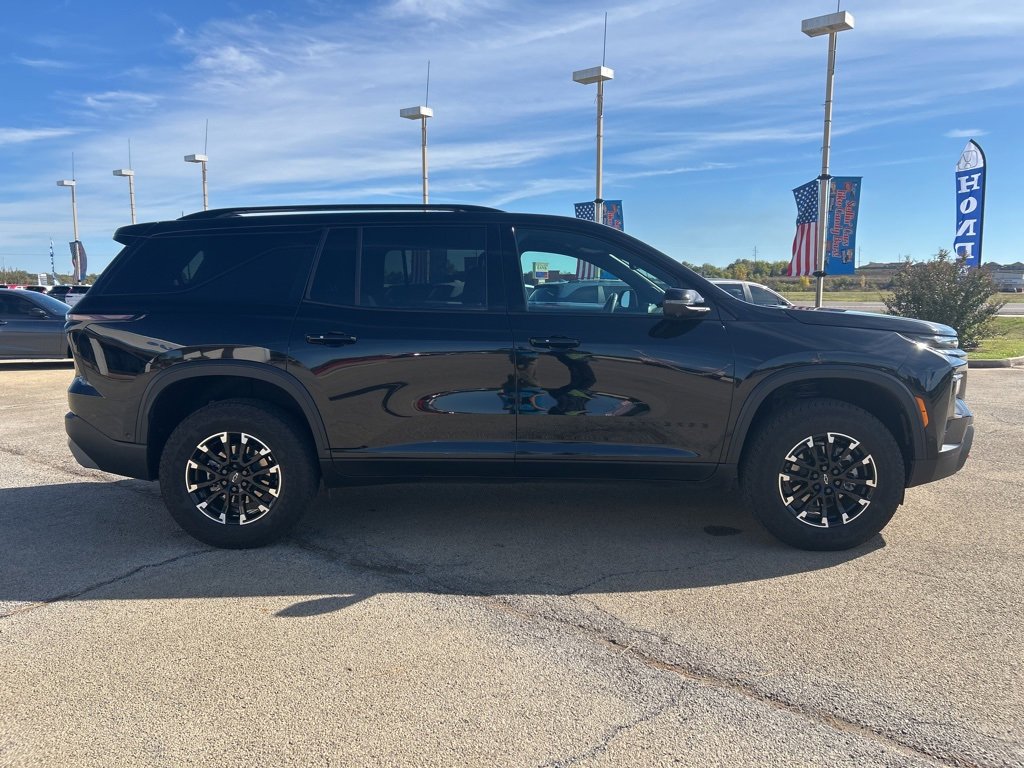 Used 2025 Chevrolet Traverse Z71 w/ Enhanced Driving Package image 4