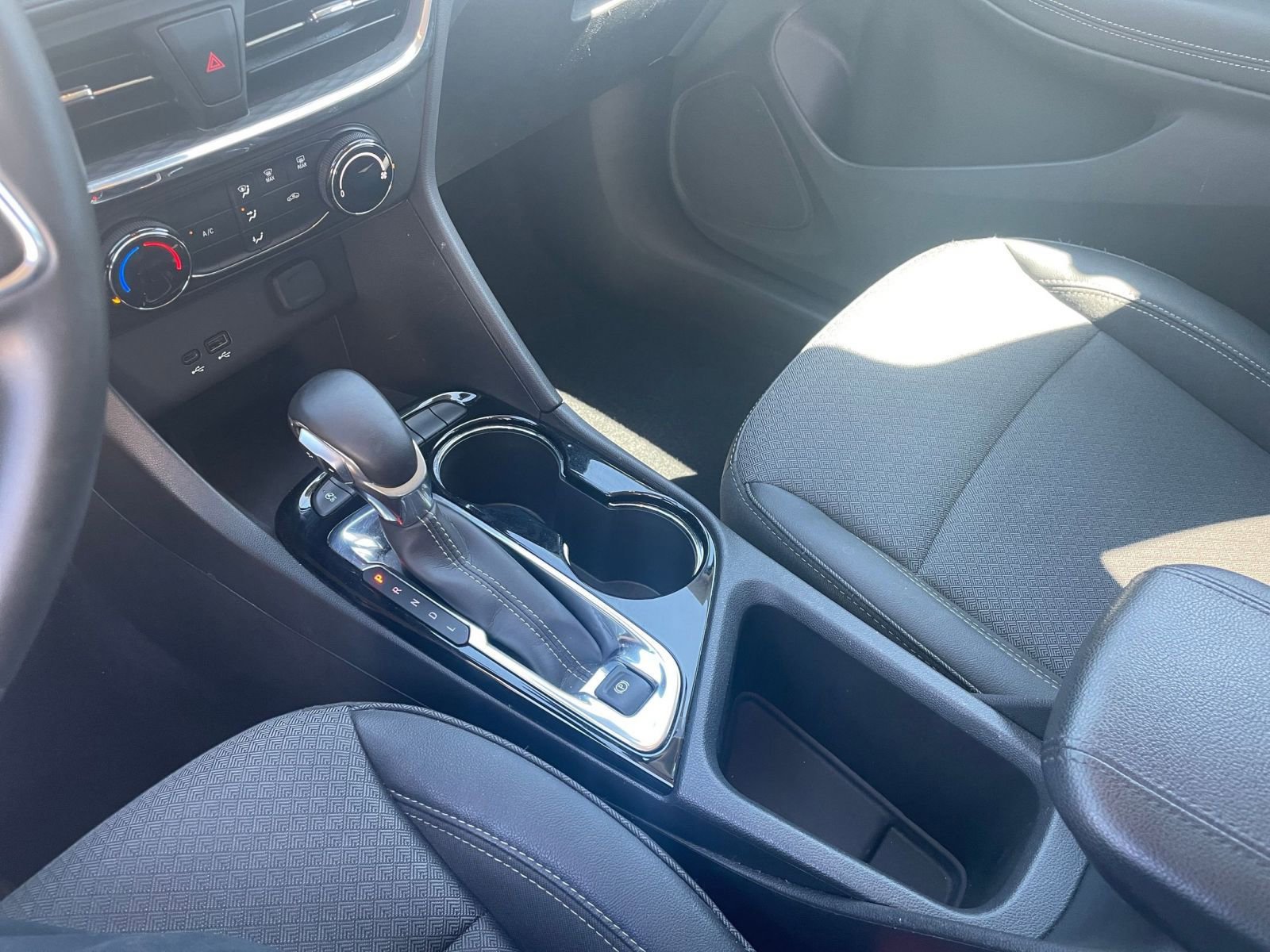 Used 2025 Buick Encore GX Preferred image 40