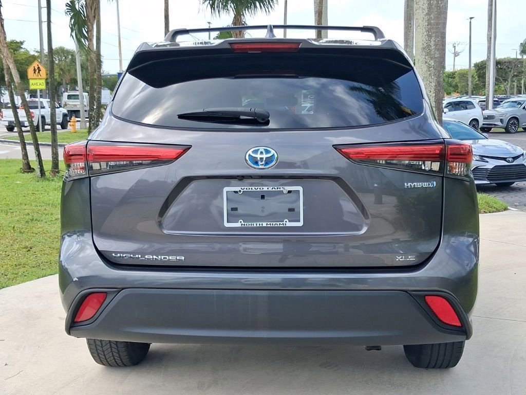 Used 2022 Toyota Highlander XLE FWD image 8