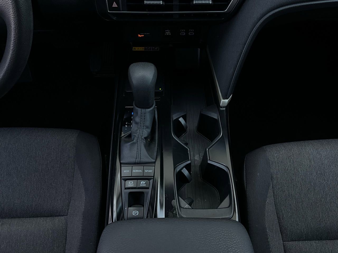 Used 2025 Toyota Camry LE image 14