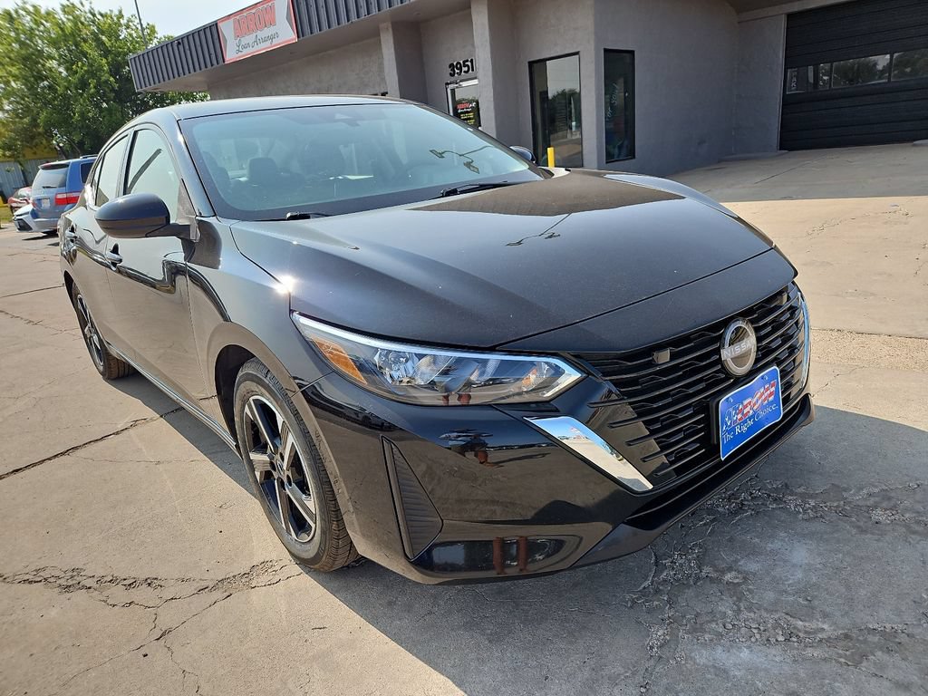 Used 2024 Nissan Sentra SV FWD image 2